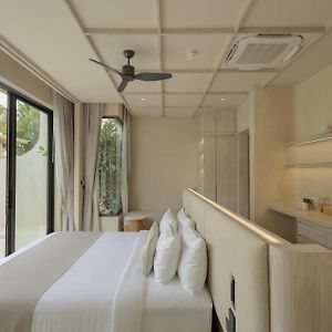 Pool One-Bedroom Villa