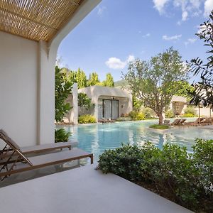 Oasis King Suite